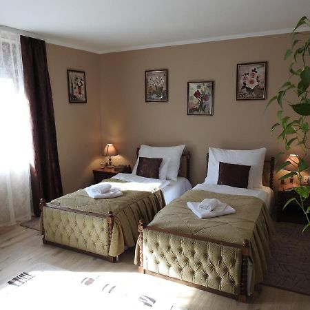 Moezsi Apartman Tolna Экстерьер фото