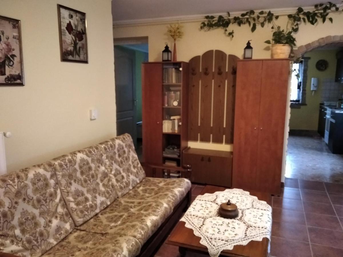 Moezsi Apartman Tolna Экстерьер фото