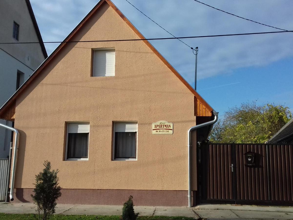 Moezsi Apartman Tolna Экстерьер фото