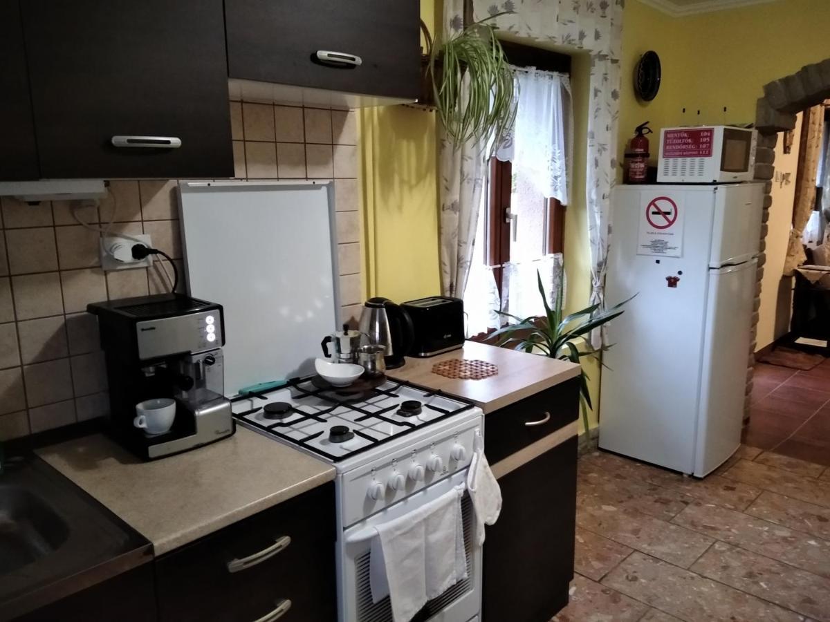 Moezsi Apartman Tolna Экстерьер фото