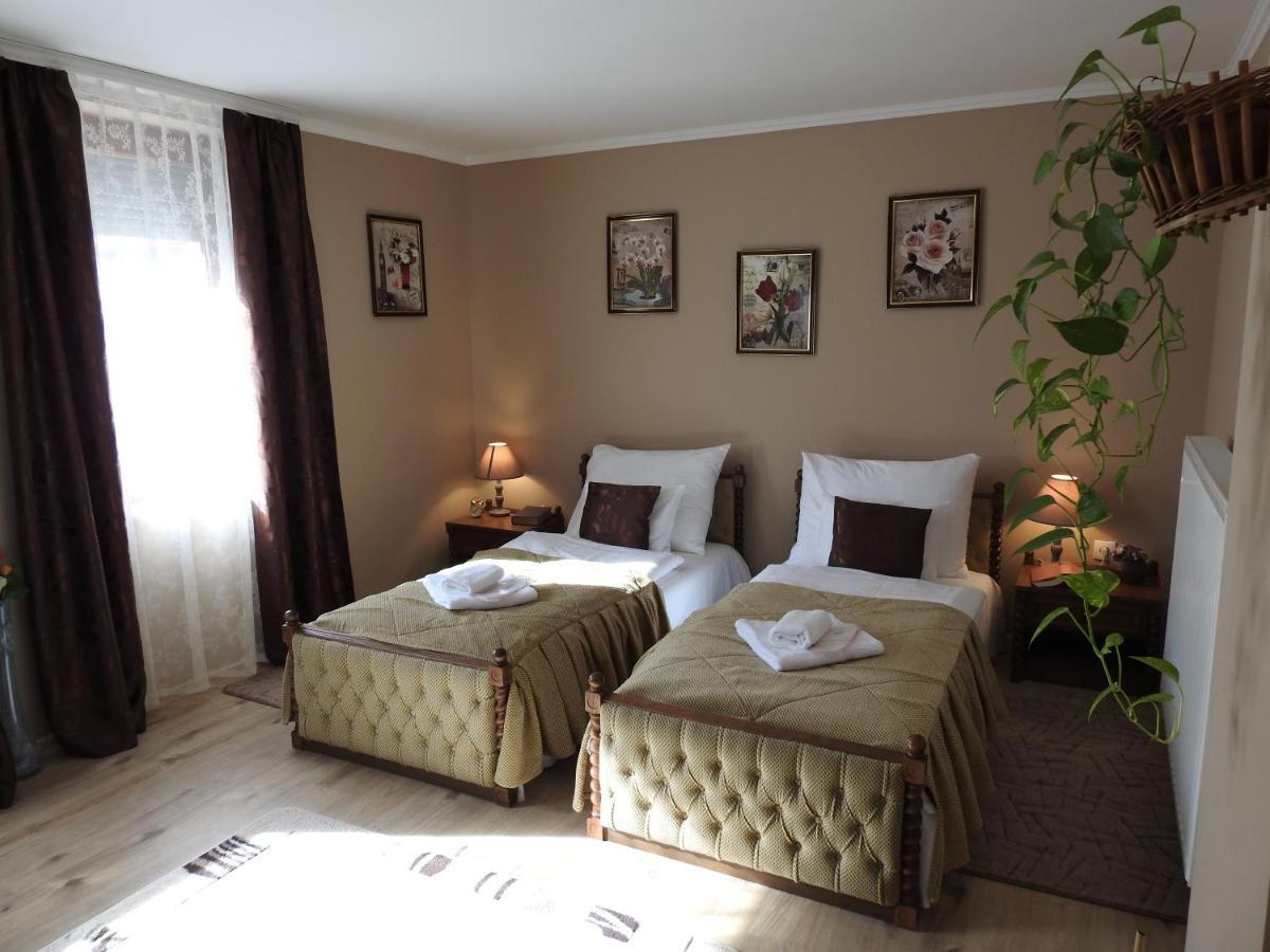 Moezsi Apartman Tolna Экстерьер фото